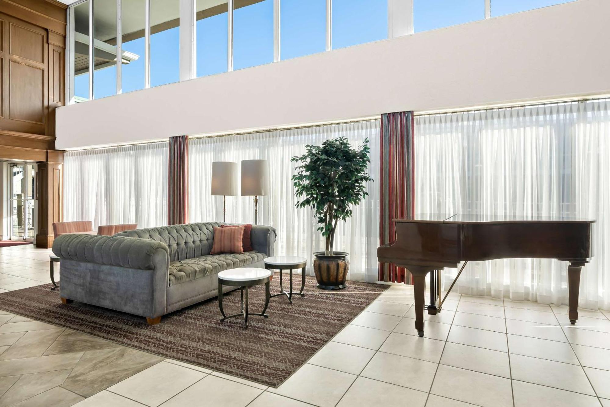 Brandywine Valley Inn Surestay Plus By Best Western Wilmington Eksteriør billede